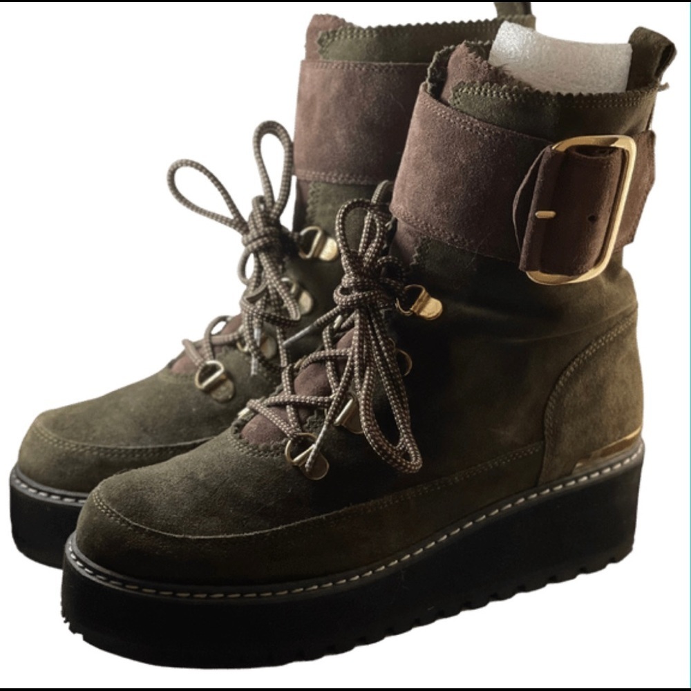 Stuart Weitzman Attackit Mili Velour
